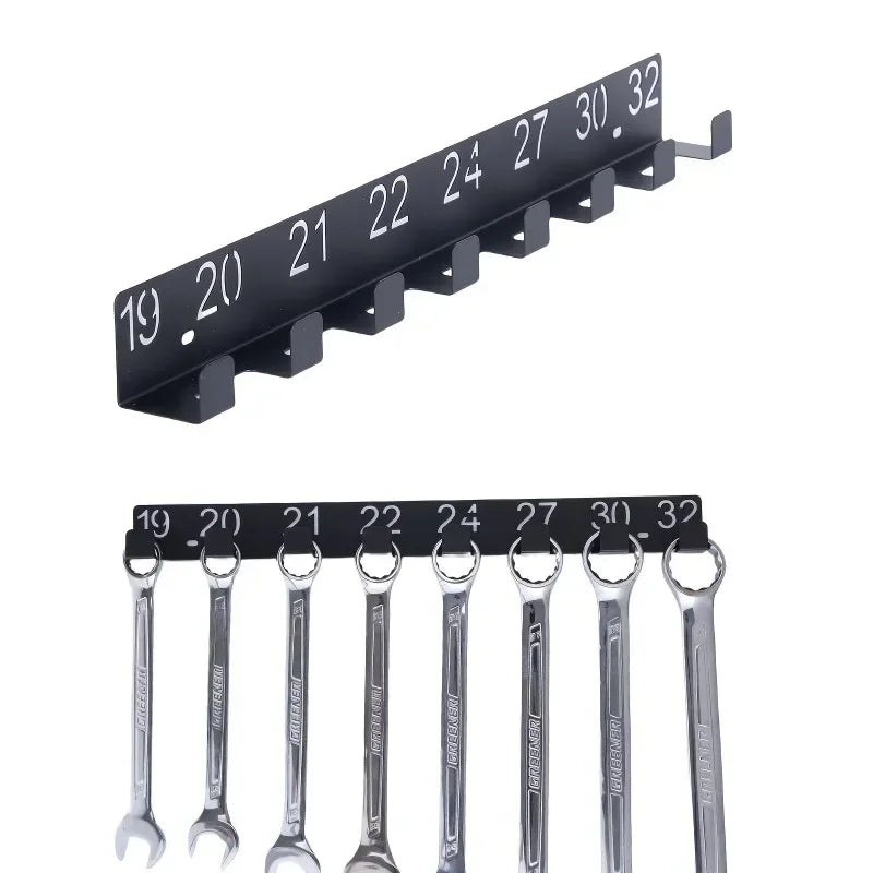 Wandhalter aus Metall mit nummerierten Plätzen für Schrauben und Schlüssel
