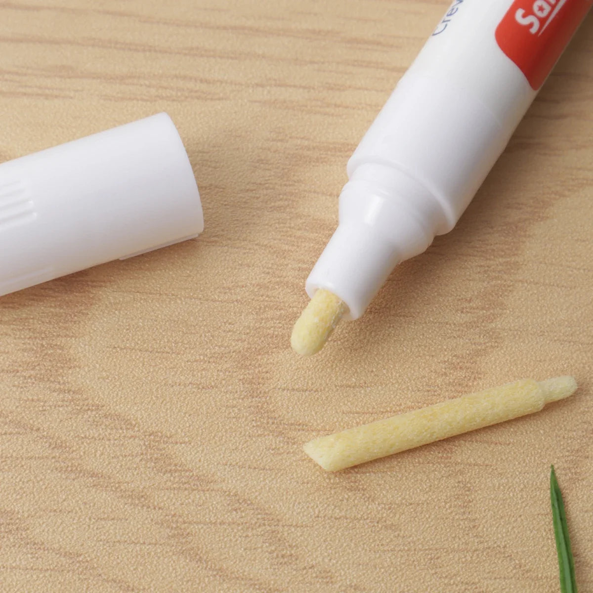 Fugenstift-Set zur Auffrischung vergilbter Fliesenfugen