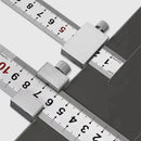 Anschlagwinkel aus Metall mit Skala und verstellbarer Positionierhilfe
